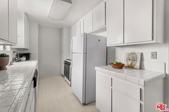 5437 Corteen Place 212, Valley Village, CA 91607