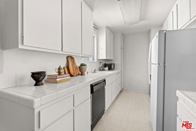 5437 Corteen Place 212, Valley Village, CA 91607