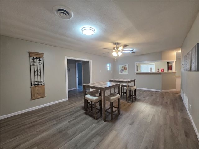 325 S Saunders St S, Aransas Pass, TX 78336