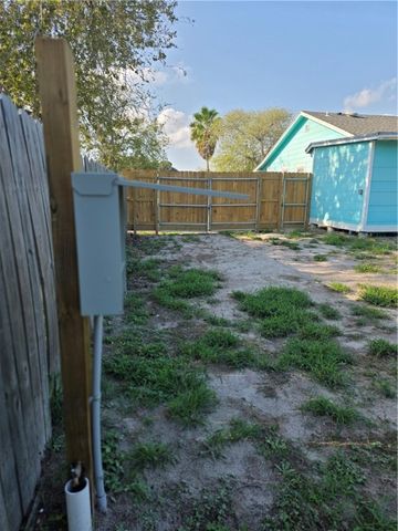 325 S Saunders St S, Aransas Pass, TX 78336