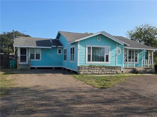 325 S Saunders St S, Aransas Pass, TX 78336