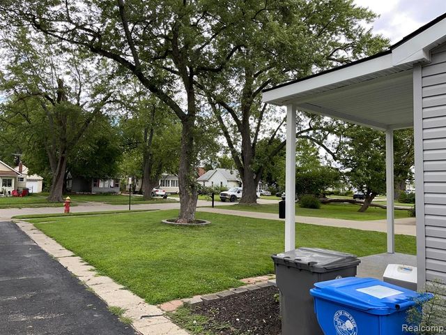 26431 Trowbridge Street, Inkster, MI 48141