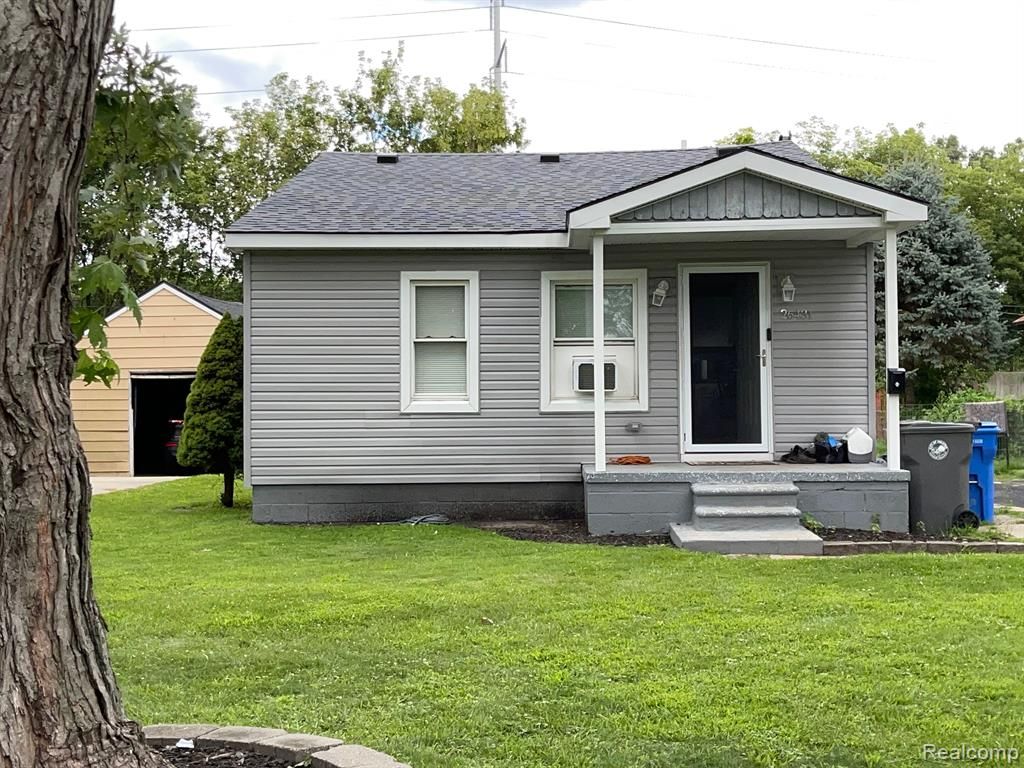26431 Trowbridge Street, Inkster, MI 48141
