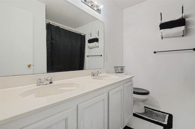 2120 W Grove Lane, Grand Prairie, TX 75052