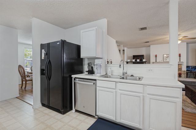 2120 W Grove Lane, Grand Prairie, TX 75052