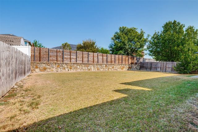 2120 W Grove Lane, Grand Prairie, TX 75052