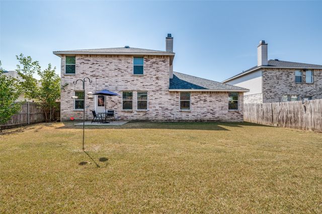 2120 W Grove Lane, Grand Prairie, TX 75052