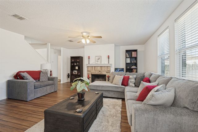 2120 W Grove Lane, Grand Prairie, TX 75052