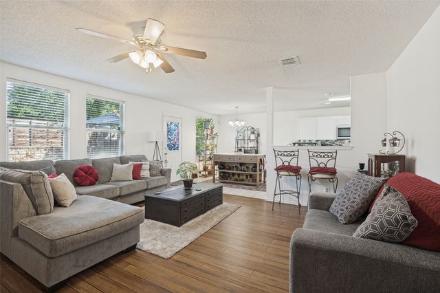 2120 W Grove Lane, Grand Prairie, TX 75052