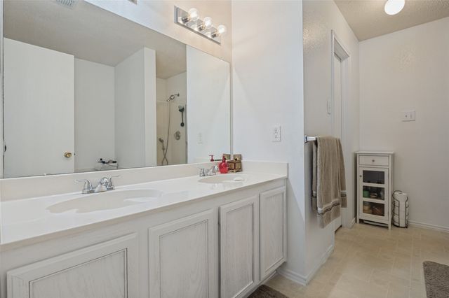 2120 W Grove Lane, Grand Prairie, TX 75052