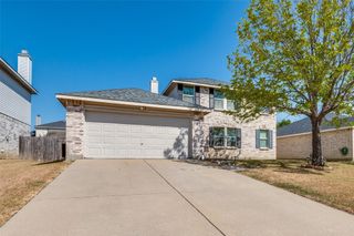 2120 W Grove Lane, Grand Prairie, TX 75052