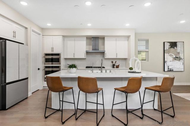 6418 Fischer Way, San Diego, CA 92130