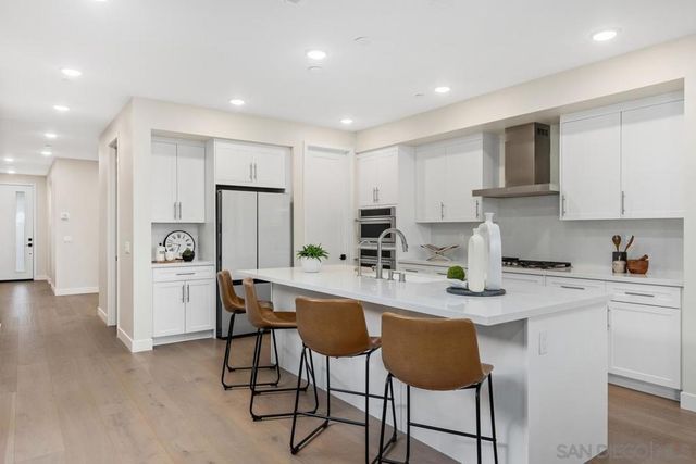 6418 Fischer Way, San Diego, CA 92130