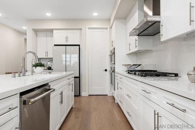 6418 Fischer Way, San Diego, CA 92130