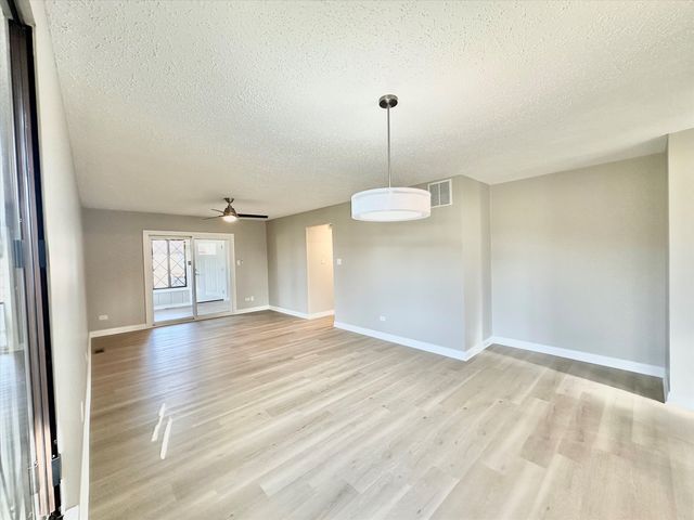 819 Shagbark Road, New Lenox, IL 60451