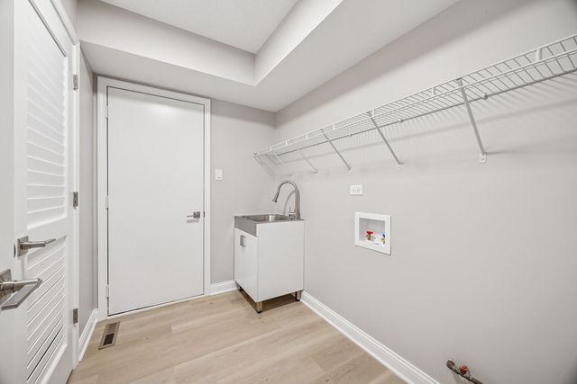 819 Shagbark Road, New Lenox, IL 60451