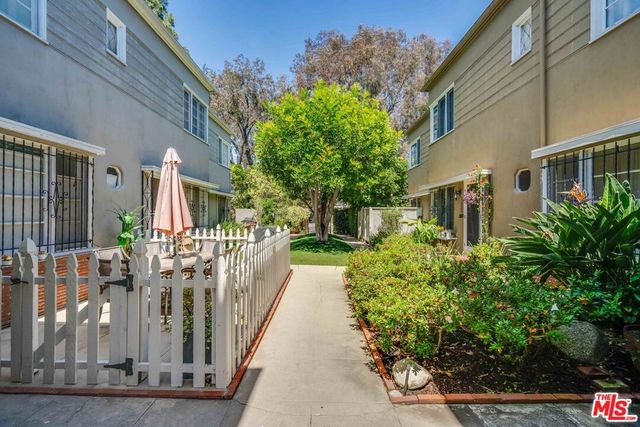 6512 W Olympic Boulevard, Los Angeles, CA 90048