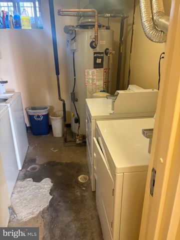 7044 EASTERN AVE NW, Washington, DC 20012