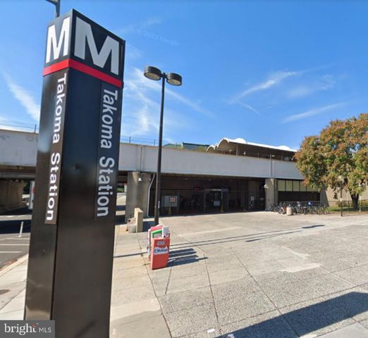 7044 EASTERN AVE NW, Washington, DC 20012