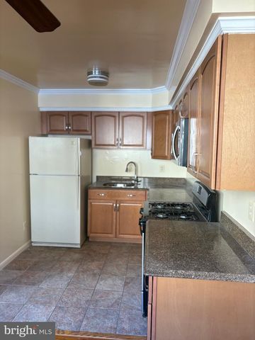 7044 EASTERN AVE NW, Washington, DC 20012