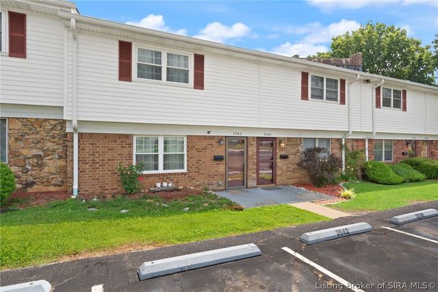 3042 Wooded Way, Jeffersonville, IN 47130