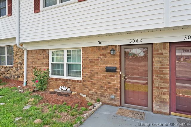 3042 Wooded Way, Jeffersonville, IN 47130
