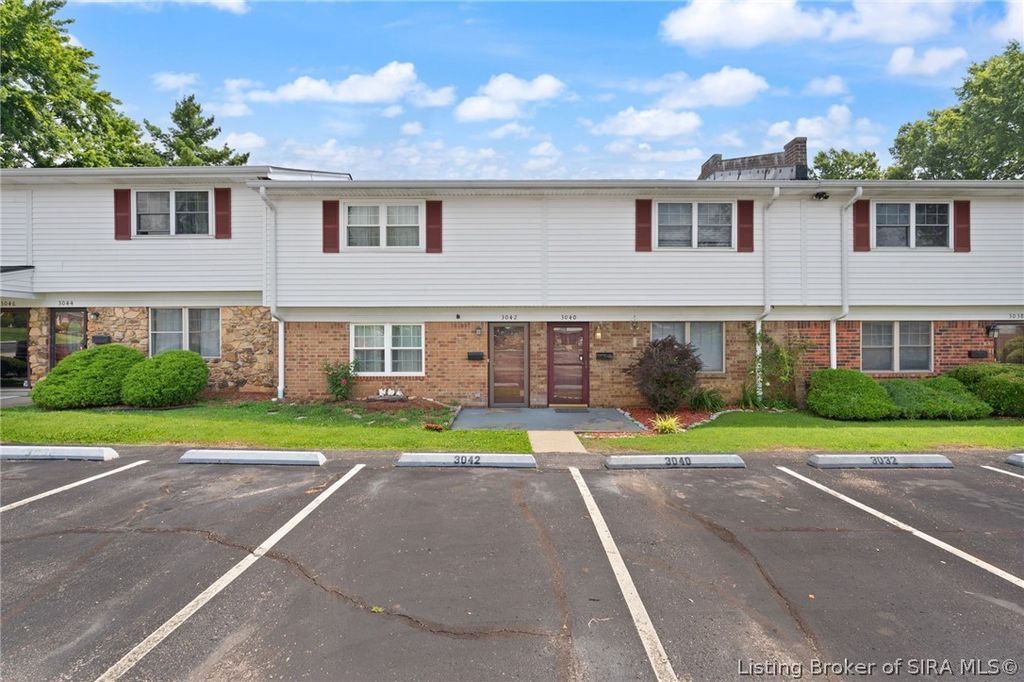 3042 Wooded Way, Jeffersonville, IN 47130