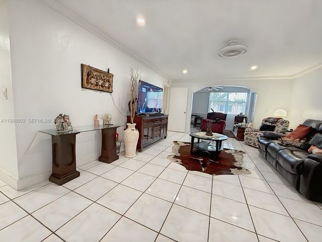 1040 NW 80th Avenue 203, Margate, FL 33063