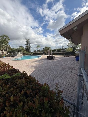 1040 NW 80th Avenue 203, Margate, FL 33063