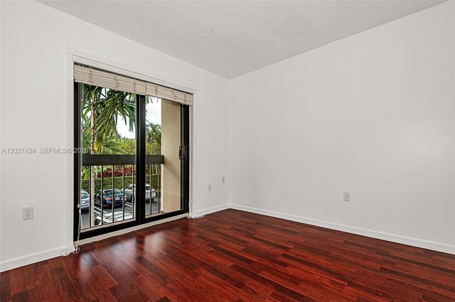 4700 SW 67th Ave P8, Miami, FL 33155