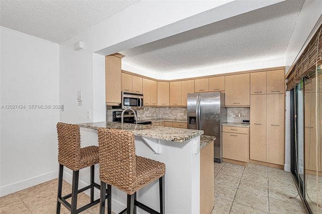 4700 SW 67th Ave P8, Miami, FL 33155