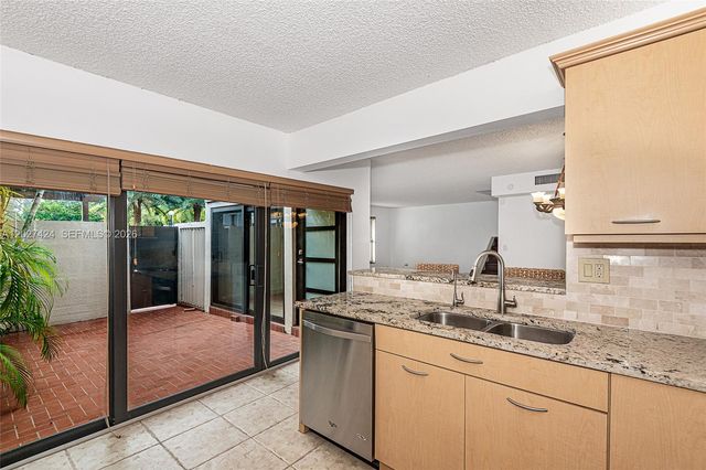 4700 SW 67th Ave P8, Miami, FL 33155