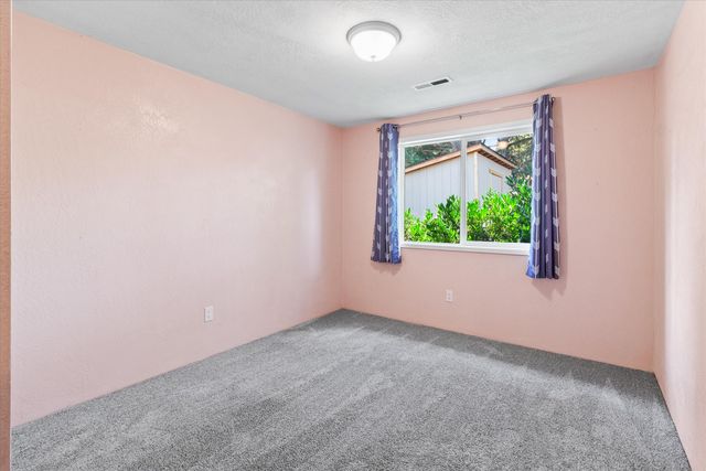 108 Shadow Wood Court, Central Point, OR 97502