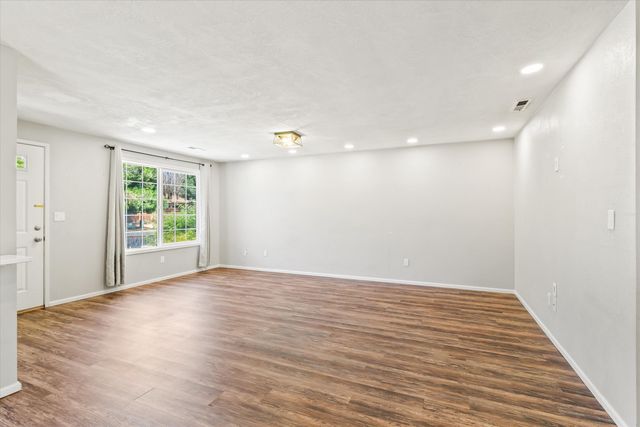 108 Shadow Wood Court, Central Point, OR 97502