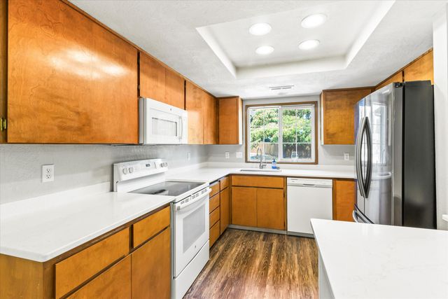 108 Shadow Wood Court, Central Point, OR 97502