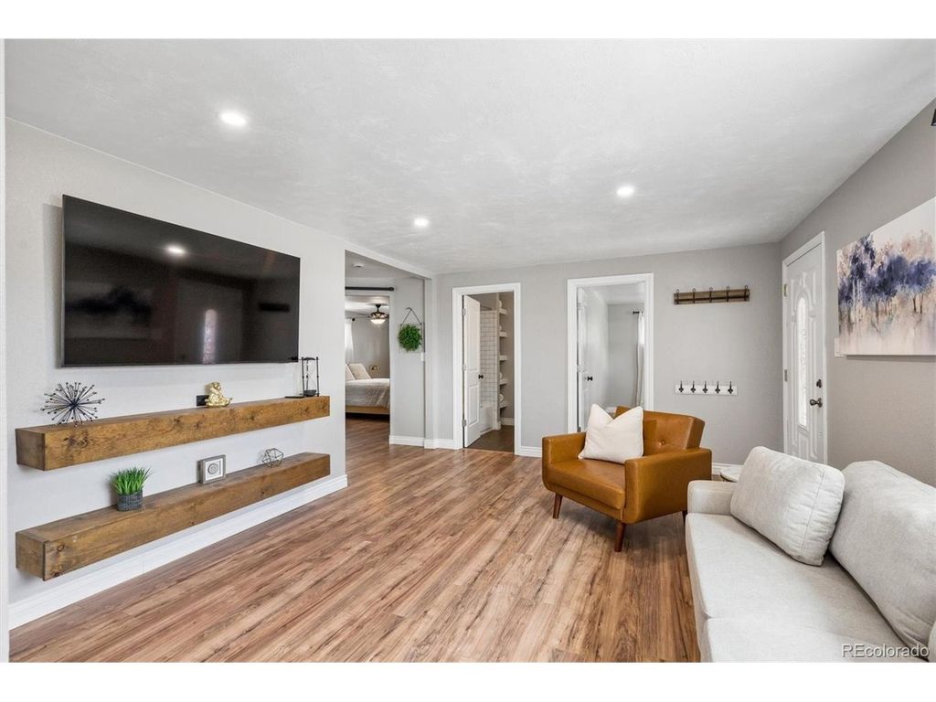 1235 S Chase St, Lakewood, CO 80232