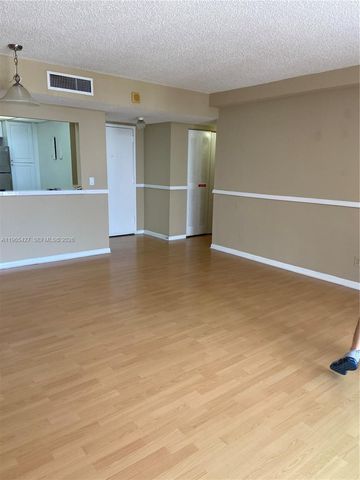 13499 Biscayne Boulevard 1506, North Miami, FL 33181