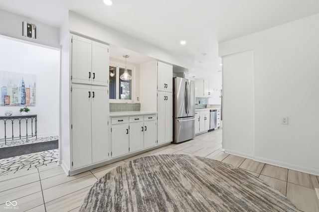 9047 Holliday Drive, Indianapolis, IN 46260