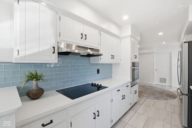 9047 Holliday Drive, Indianapolis, IN 46260