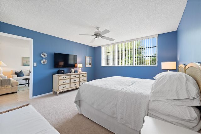 9420 S Hollybrook Lake Drive 109, Pembroke Pines, FL 33025