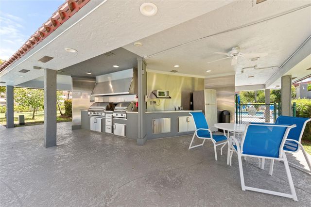 9420 S Hollybrook Lake Drive 109, Pembroke Pines, FL 33025