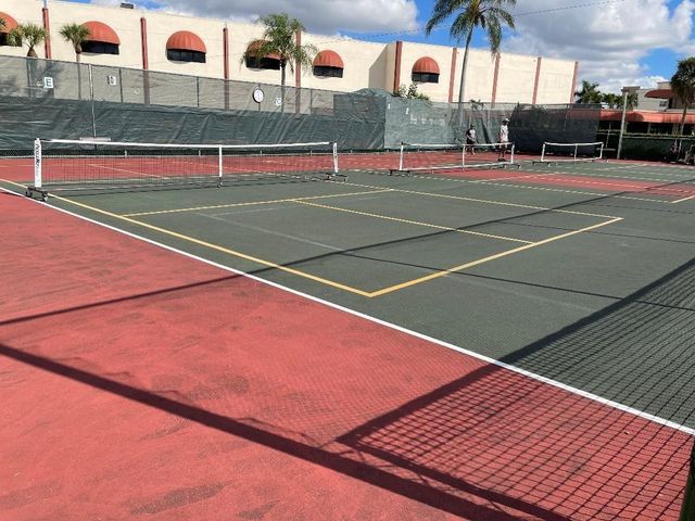 9420 S Hollybrook Lake Drive 109, Pembroke Pines, FL 33025
