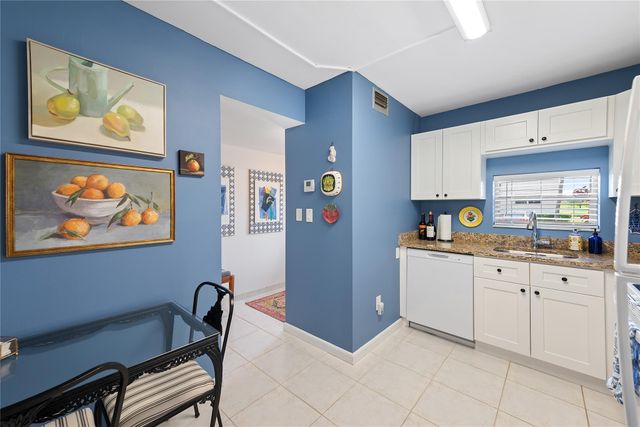 9420 S Hollybrook Lake Drive 109, Pembroke Pines, FL 33025