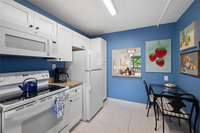 9420 S Hollybrook Lake Drive 109, Pembroke Pines, FL 33025