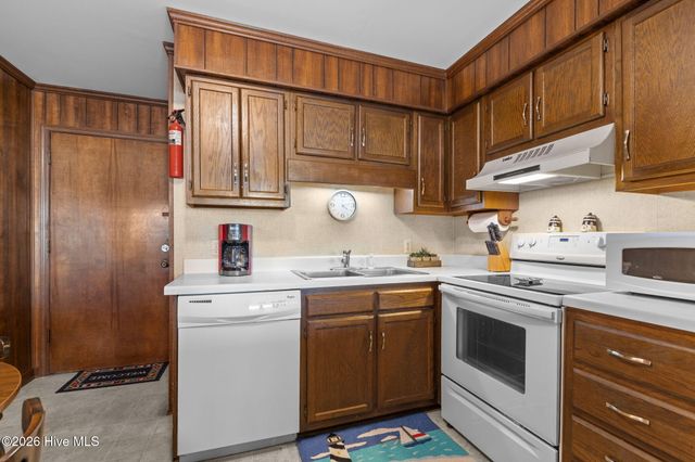 301 E Commerce Way Road 107, Atlantic Beach, NC 28512