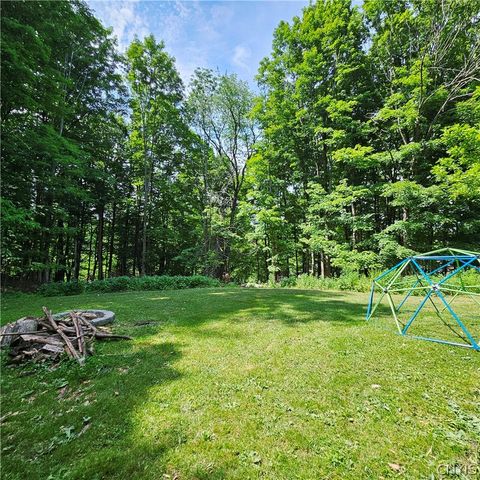 1000 Rail Fence Road, Camillus, NY 13031