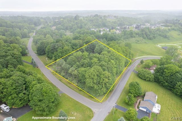 1000 Rail Fence Road, Camillus, NY 13031