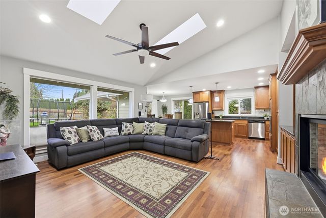 17206 34th Place W, Lynnwood, WA 98037