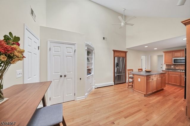 14 Clearview Dr, Washington Twp., NJ 07853
