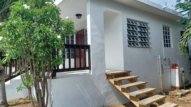 392 BRAVOS DE BOSTON, Vieques, PR 00765